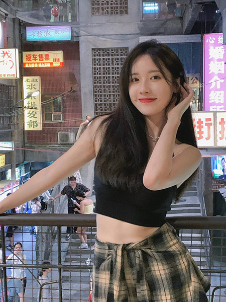 蜜芽737.mon.忘忧草仙踪林解锁版：不用充值VIP会员的深夜看影视软件