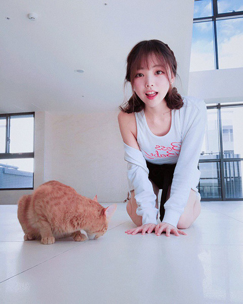 听说欧洲卡一卡二卡三网站女主播素颜也好看?网友：依旧迷人