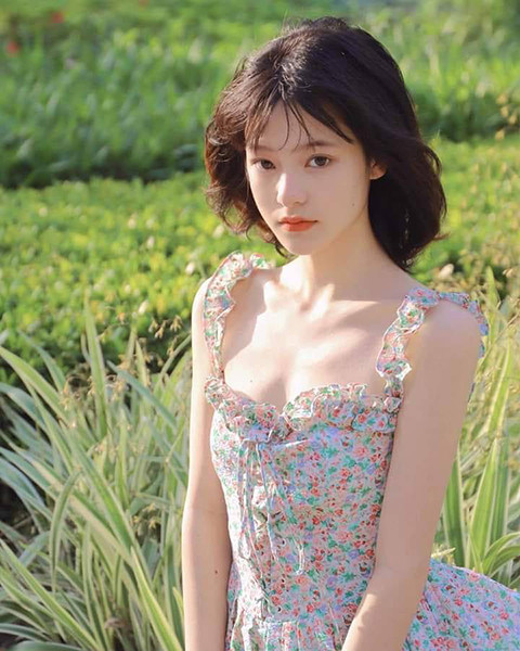 亲亲抱抱举高高打扑克很不错?网友：一点都不差!