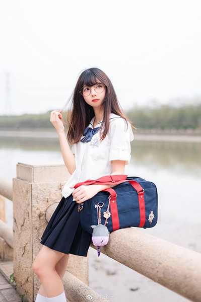 国产一卡二卡四卡无卡免费：带给你很多可以完全免费观看的视频资源的手机播放软件