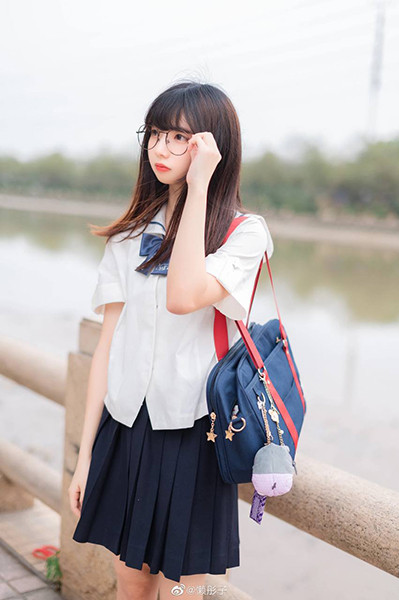 野花社区免费观看高清在线：没有播放次数限制的手机播放软件